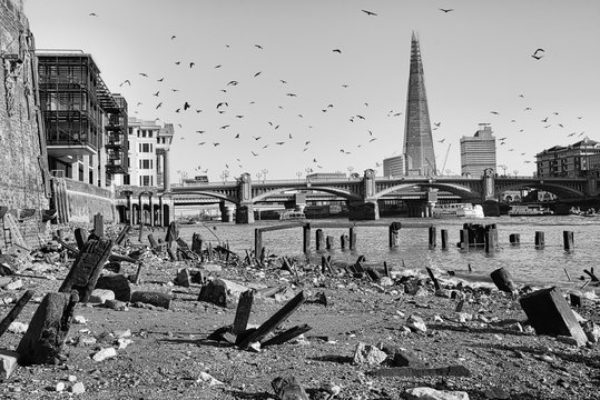 uk london thames river .