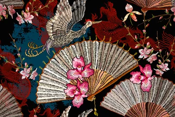 Papier peint Style japonais Oiseau grue, éventail, soleil rouge levant et fleurs de sakura. Japon art. Modèle sans couture horizontale asiatique. Style japonais et chinois. Modèle ethnique pour les vêtements. Art oriental de la mode