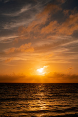 Obraz premium 長間浜の美しい夕日