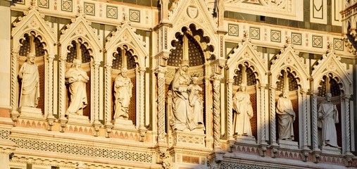 Detale architektoniczne fasady kościoła