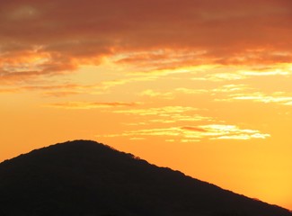 日本の田舎の風景　12月　夕焼雲