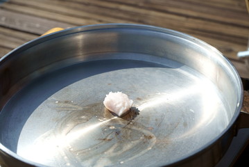 Dissolve the beef tallow and prepare for cooking