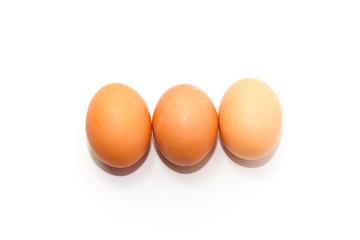 Frische Rohe und Braune Eier