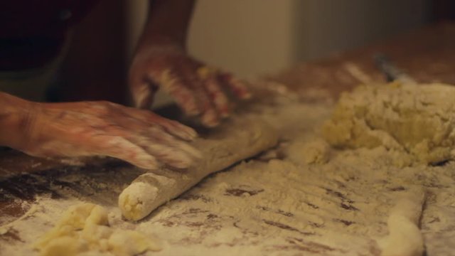 Italian Grandmother makes Handmade Pasta with his Family, Interior 4K