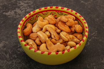 Cashew heap in the bowl