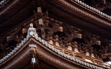 Fototapeta na wymiar 奈良興福寺の五重塔と鬼瓦