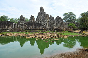 Fototapeta na wymiar Old Ancient temple Angkor Wat in Cambodia 