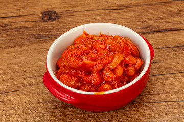 Baked kidney with tomato and pepper