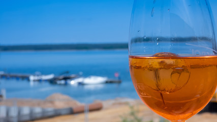 Drink am blauen See
