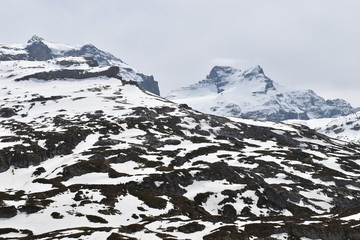Klausenpass in der Schweiz Berglandschaft 8.5.2020