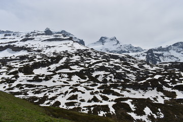 Klausenpass in der Schweiz Berglandschaft 8.5.2020