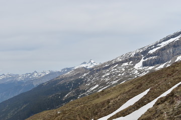 Klausenpass in der Schweiz Berglandschaft 8.5.2020