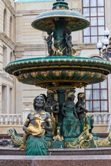 Obraz premium Historical sculptures monuments erected in the park