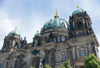 Fototapeta na wymiar gorgeous old Berlin Cathedral in the sunny day