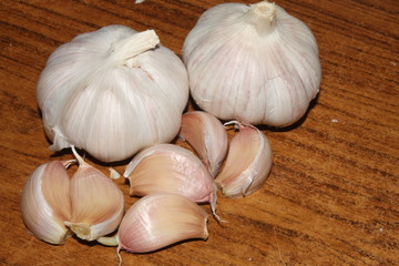 garlic lies on the table