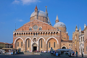 Fototapeta na wymiar The Pontifical Basilica of Saint Anthony of Padua , Italy