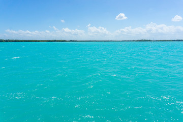 laguna color turquesa milagros en Huay Pix Chetumal Mexico © Serge