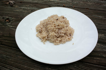 cooked brown rice ready to serve
