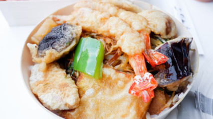 Tempura bowl with shrimp and mix vegetable
