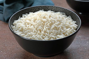 riso bianco pronto da mangiare 