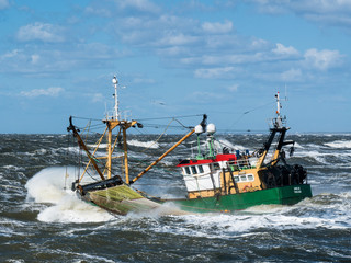 Storm Noth Sea cost, Trawler