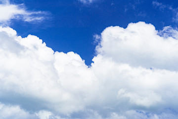 Obraz premium 沖縄の夏の雲