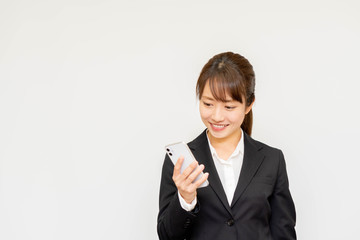 スーツ姿の女性