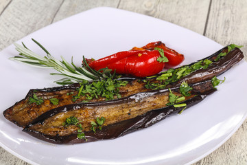 Grilled eggplant with bell pepper