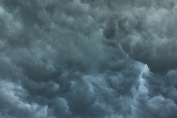 Obraz premium Storm clouds in the evening