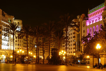 Fototapeta na wymiar Abendszene Valencia Innenstadt
