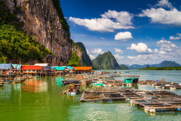 Naklejka premium Amazing scenery of the Koh Panyee settlement built on stilts at Phang Nga Bay, Thailand