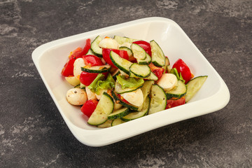 Salad with vegetables and mozzarlla
