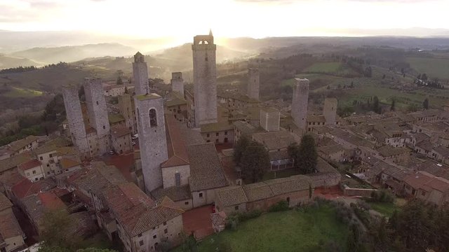 San Gimignano vista delle torri con drone