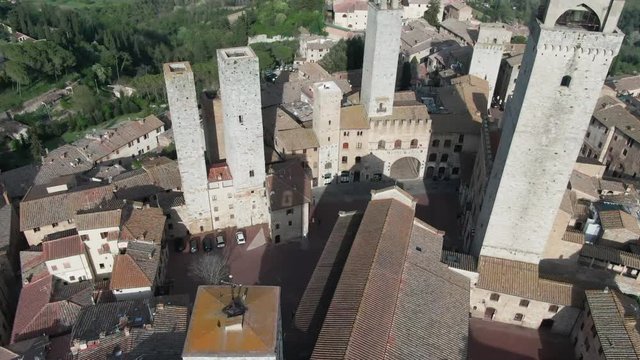 San Gimignano vista delle torri con drone