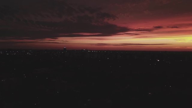 Sunset drone with red an yellow sky over the buenos aires city 
Atardecer con cielo rojo y amarillo sobre la ciudad de Buenos Aires