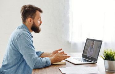 Video conference video chat with a doctor online.