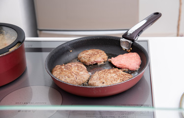 ハンバーグ作り