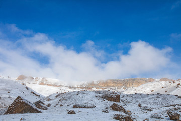 Bermamyt plateau view from below.