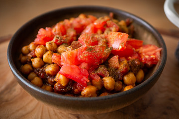 Chickpeas with tomato