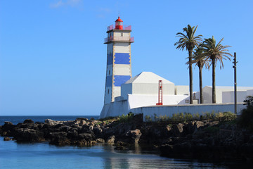 Faro de la ciudad portuguesa de Cascais 