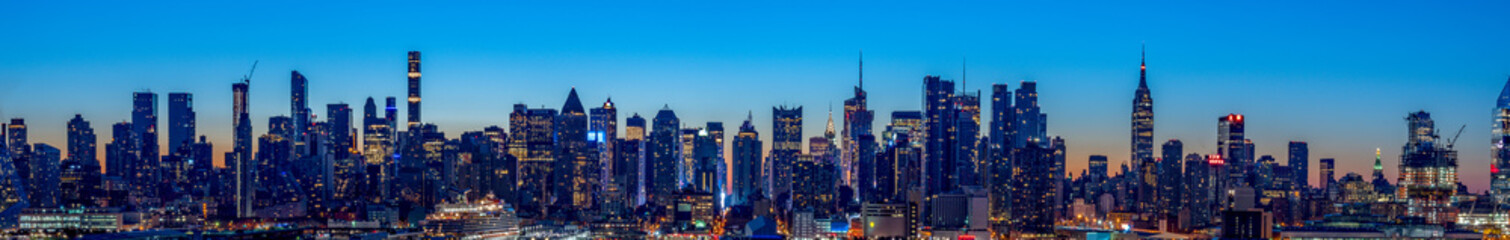 Fototapeta na wymiar Wide panorama image of New York Manhattan