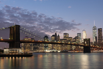 Naklejka premium Szeroki obraz panoramy Nowego Jorku na Manhattanie