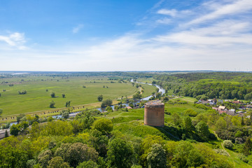 Aussicht auf den Stolper Turm im unteren Odertal bei Angermünde. Der Turm wird auch als Grützpott bezeichnet