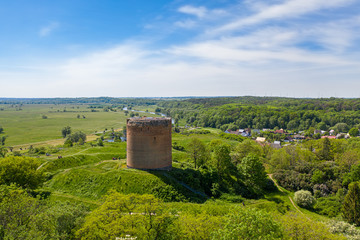 Fototapeta na wymiar Aussicht auf den Stolper Turm im unteren Odertal bei Angermünde. Der Turm wird auch als Grützpott bezeichnet