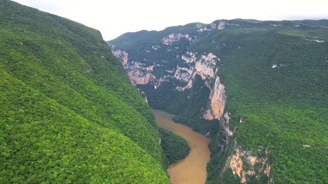 Flying backwards revealing the landscape of sumidero canyon, mexico, Drone footage 4k