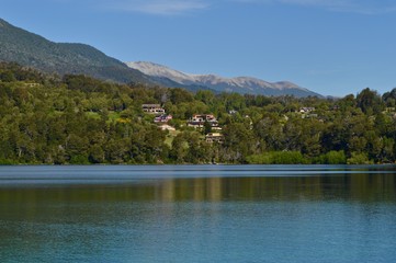Fototapeta na wymiar Lago Correntoso - Bariloche - Argentina 