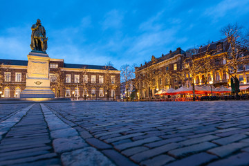 Het Plein square in The Hague with statue William