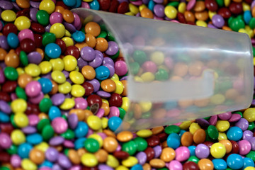 Fototapeta na wymiar Fundo panorâmico de balas coloridas