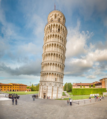 View of the Leaning Tower of Pisa - obrazy, fototapety, plakaty