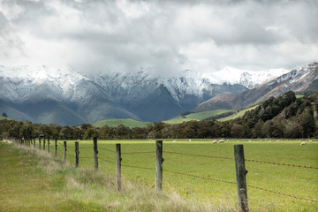 Fototapeta na wymiar Approaching the Southern Alps of New Zealand